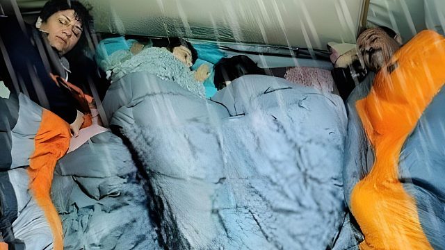 一家四口的雨天露营，看完睡个好觉（第三集）