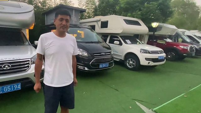 二层小洋楼房车，能下地库能买菜接娃，小巧玲珑的百姓房车