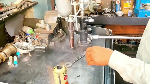 巴铁师傅对柴油大泵进行校泵维修全过程