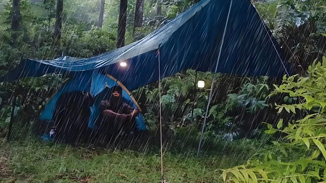 睡前看一集解压的雨中露营，睡个好觉（第一集）
