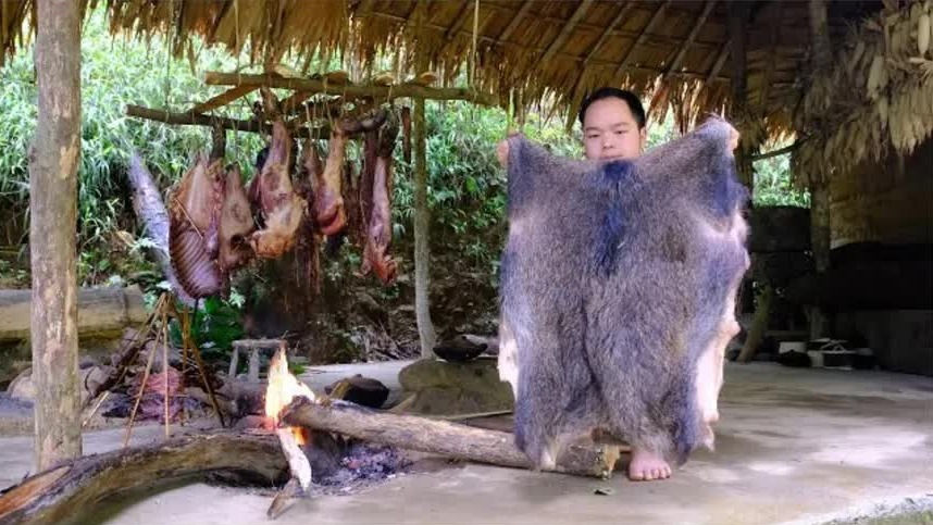 深山大雪马上就要来袭，小伙巧手搭建避难所，冒险霸气搬迁新家