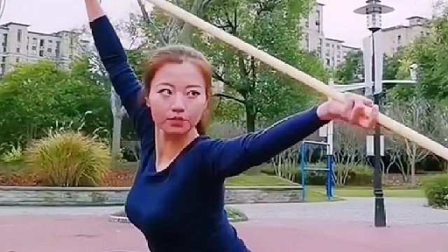 不是每一次的努力都有收获，但是每一次的收获都必须努力