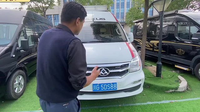 大爷真会玩，动手改装房车，满满的东北特色装修，谁说便宜没好货