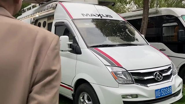 老破小房车欣赏，垃圾堆系列之顶配还自动挡哈哈，有没人能欣赏的了