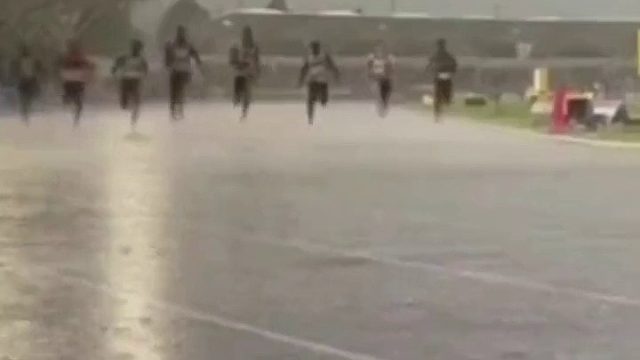 休斯雨战夺冠，老将涅槃重生！