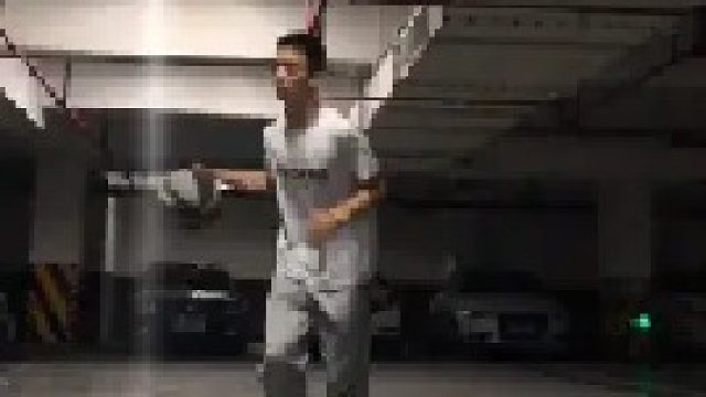 回马枪进阶版，先做半转身再背后运球，上次视频好多小伙伴让我出一下细节