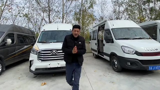 看看小美女的改装咖啡车，太辣眼睛了，小清新风格情怀房车系列