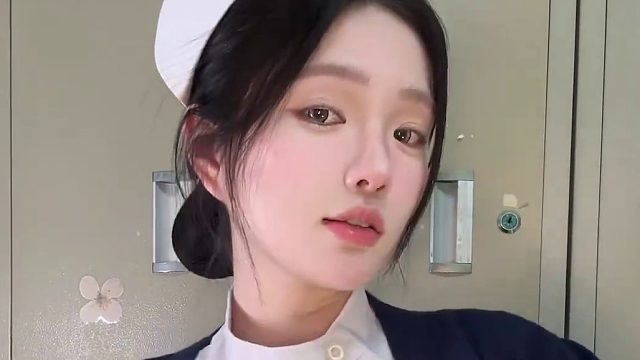 下班了，感觉好炙热，刚好是你经过