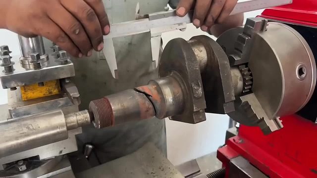 巴铁师傅维修断裂的单缸柴油发动机曲轴全过程