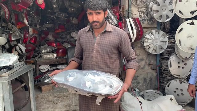 巴铁师傅通过打磨抛光维修发黄的汽车大灯全过程