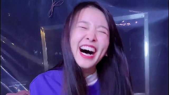 我不耍朋友是因为我觉得男生一点都不爱干净，点都不讲卫生。