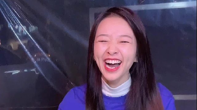 等我熬过这段时间了，我就笑，笑它个三天三夜。