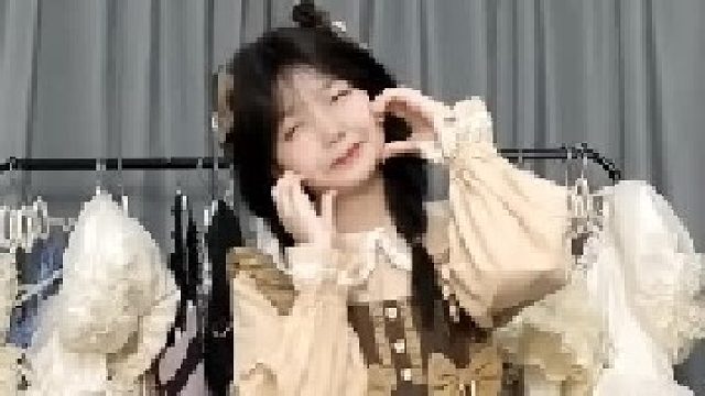 艾特你列表第一个甜妹给你拍!