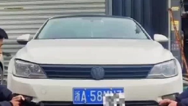 你与豪车之间就差一个中网