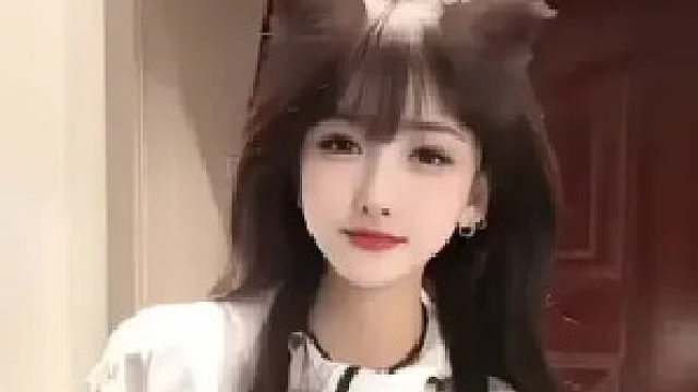 到底手势舞好看还是我