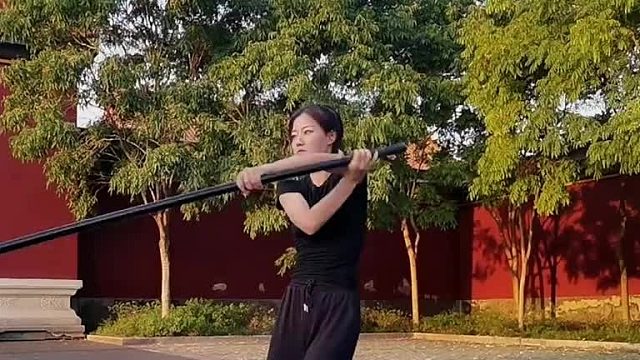 英姿飒爽回马枪