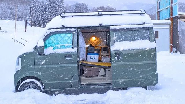 一人小车雪中露营（第一集）