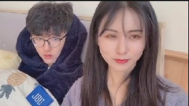 给冬哥录了首歌 好不好听不知道 反正冬哥已经当铃声了