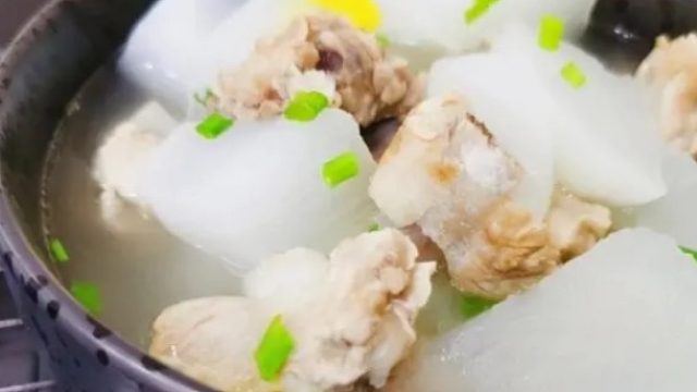 冬日餐桌必备：萝卜美味滋养，温暖味蕾又养身