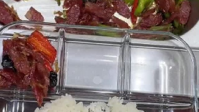 老板今天看我洗碗挺辛苦的 就给我加菜了！