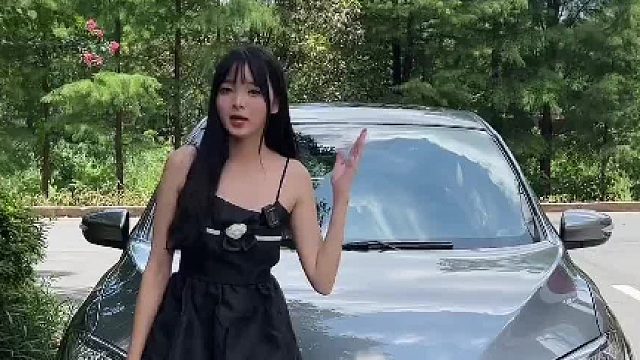 你们喜欢黑色还是银色的车