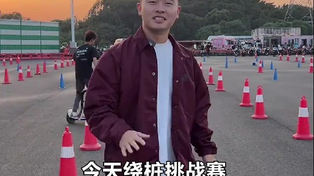 外卖小哥也来挑战了。