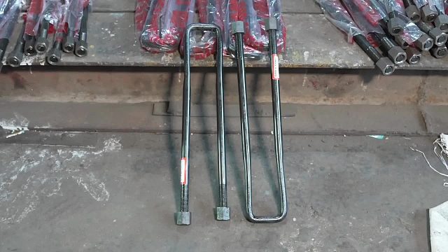 巴铁师傅在简陋的小作坊加工制造卡车U型骑马螺栓全过程