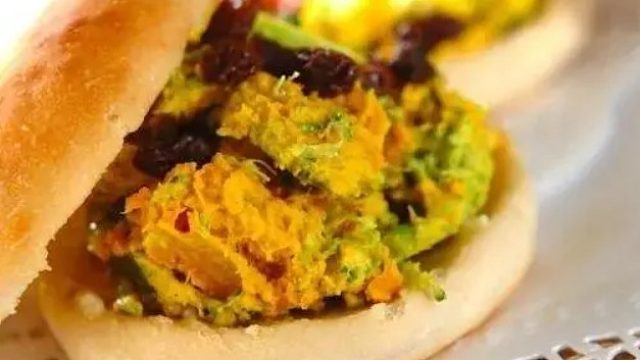 贝果制作全攻略：简单原料，美味口感轻松get