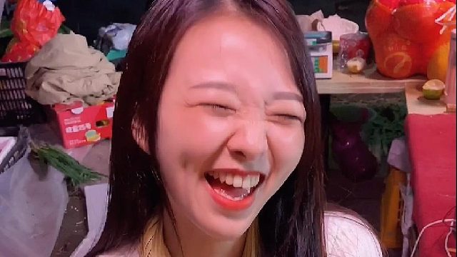 想问一下你们老家养的鸡要小便不？