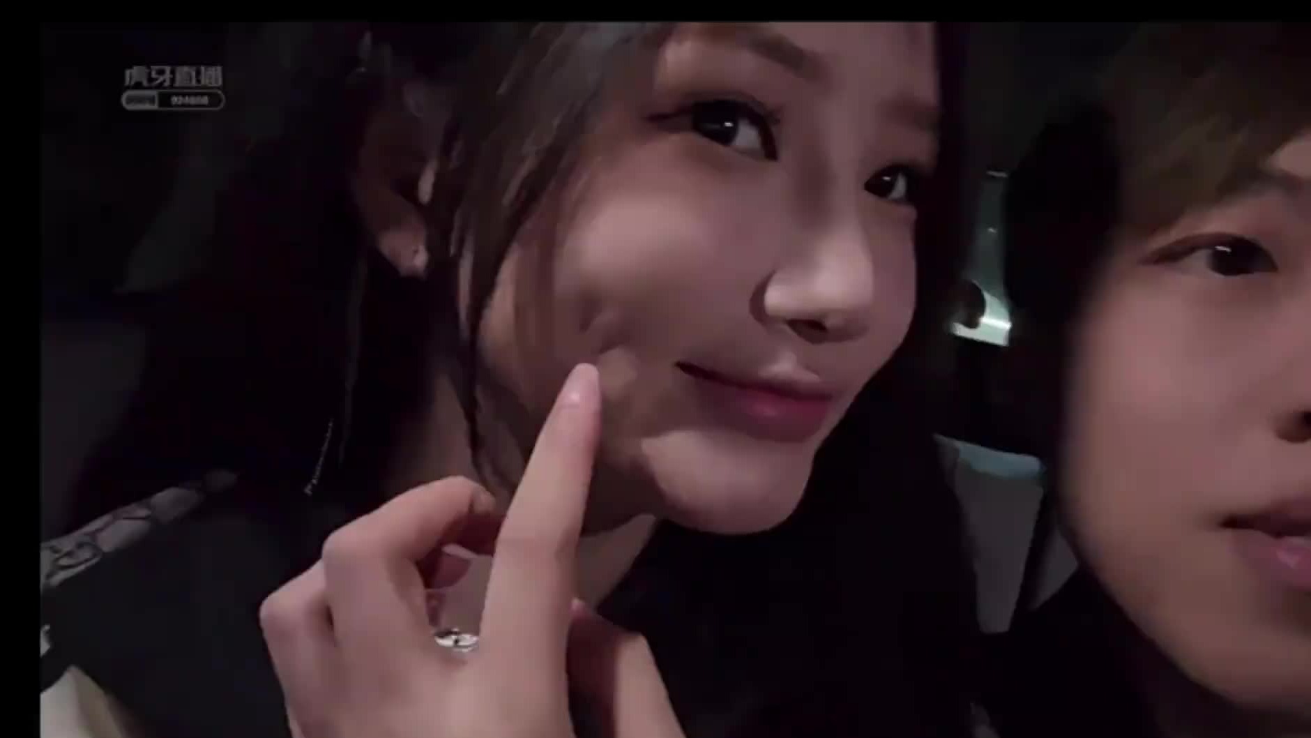 月月感觉是真的暗恋彩旗