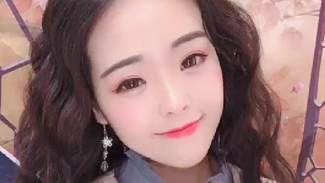 我本来不喜欢化妆的！太麻烦 谁知道……一不小心……