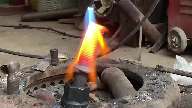 真的太不可思议了，在巴基斯坦就连一条卡车固定螺栓都要被修复