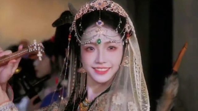 领略汉服风采各异