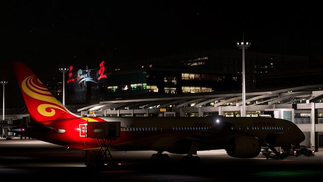 海航波音787降落三亚凤Huang国际机场