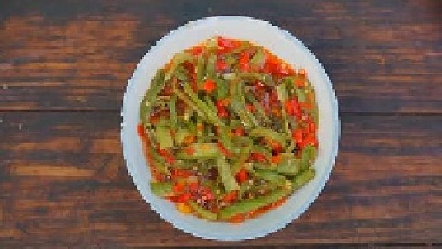 你们吃饭的时候被打过手吗？