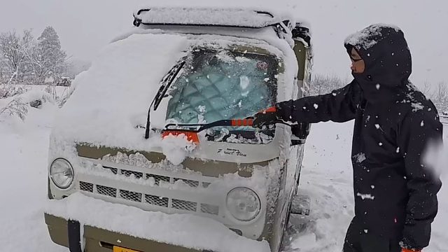 一人汽车雪中露营放松身心（第三集）
