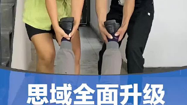 新机盖很赞，结果也很狼狈@抖音汽车 #dou来认真皮一下#靓车精点评