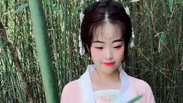 谁喜欢这个肉肉的姑娘啊？带走！