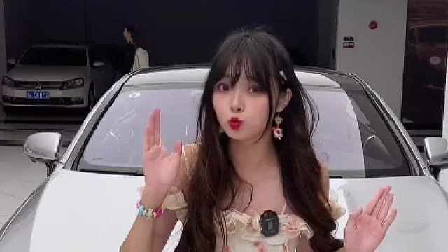 我们关系这么好，送我一台奔驰S级coupe不过分吧