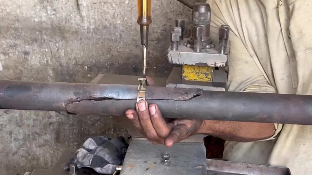 巴铁师傅维修从中间断裂的卡车半轴全过程，这种断裂面都能修真的太厉害了。