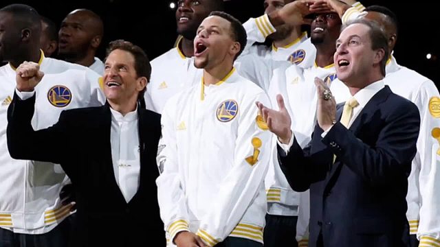 勇士战胜湖人，库里获老板夸赞。