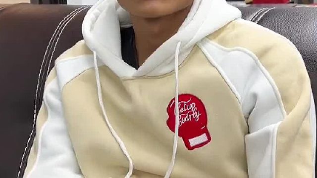 脸有点痛，但人很帅？#拍脸卡点变装 #西装杀