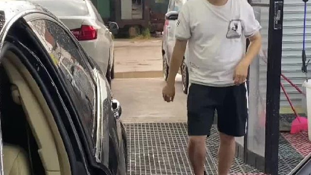 懒人必备，就这一瓶，汽车座椅内饰污垢几分钟轻松搞定。