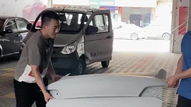 送给编导的尾翼装好了，当然省不了贴膜啦#汽车人共创计划 #电动尾翼 #星巢计划