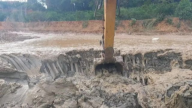 第六集完。有只鸭子被陷住了，我们去救它