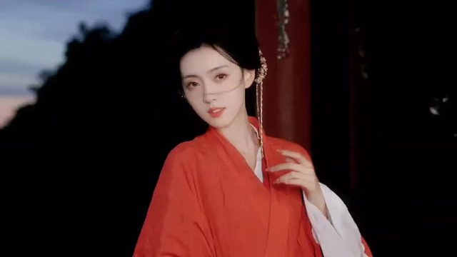 天空爆了？那是妹妹美爆了