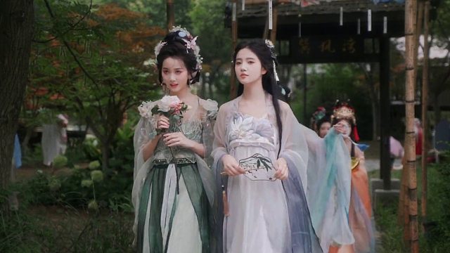 音乐一响 光之女神出现