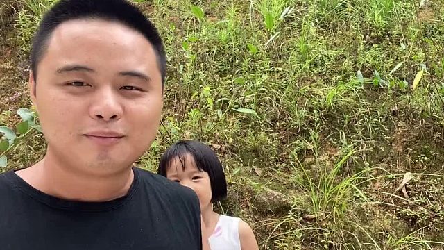 农村山上会飞的土鸡，鲜黄肉质，50一斤都舍不得卖。