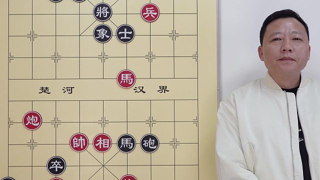 《两只蝙蝠》看门大爷：来回晃悠几下 我的钱没了 你们咋玩的