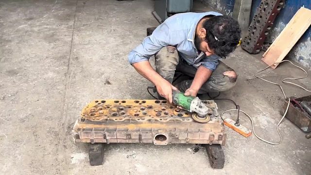 巴铁师傅维修高温变形的发动机缸盖全过程。
